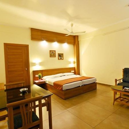 Maharani Hotel Кожикоде Екстер'єр фото