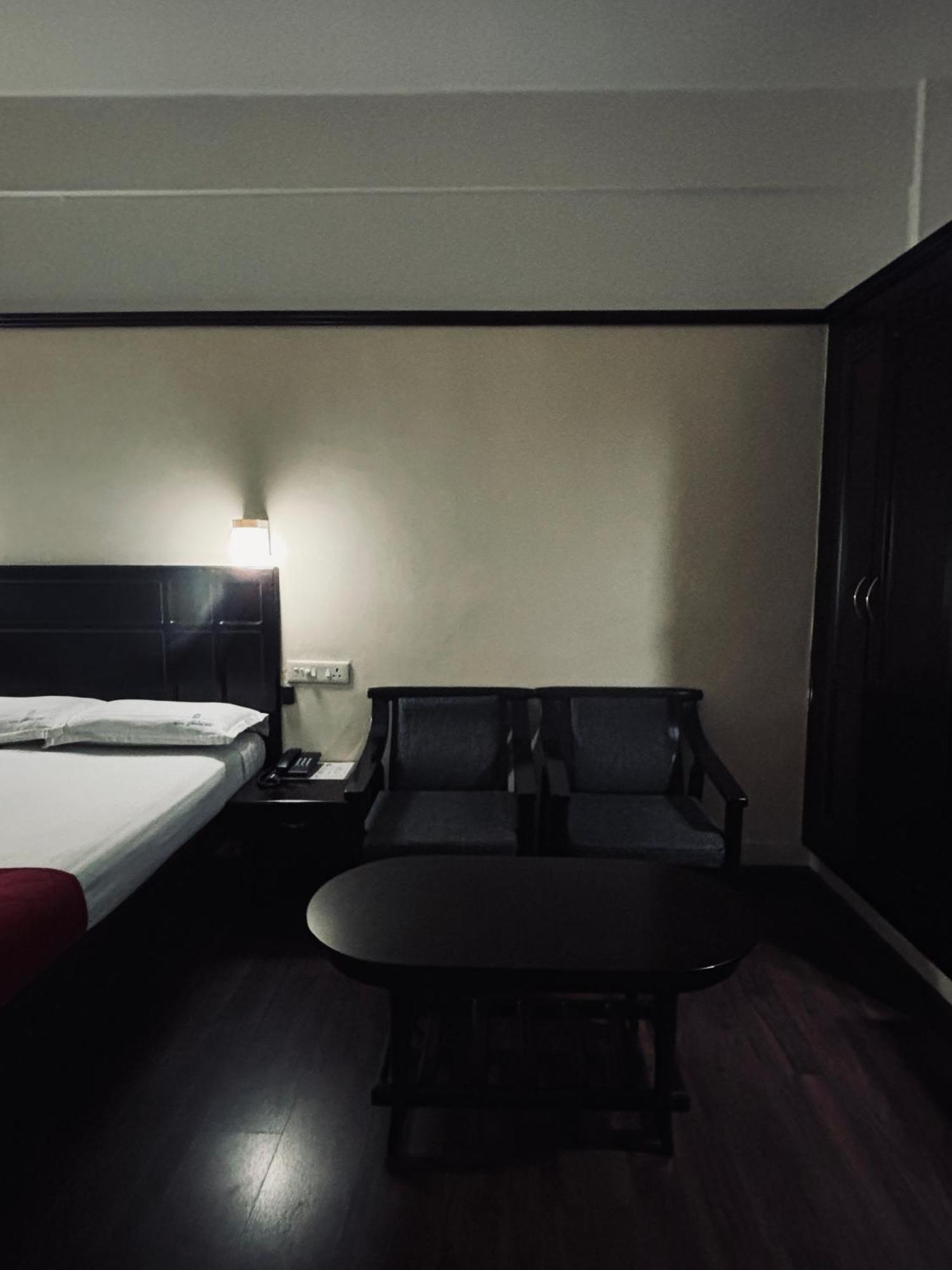 Maharani Hotel Кожикоде Екстер'єр фото