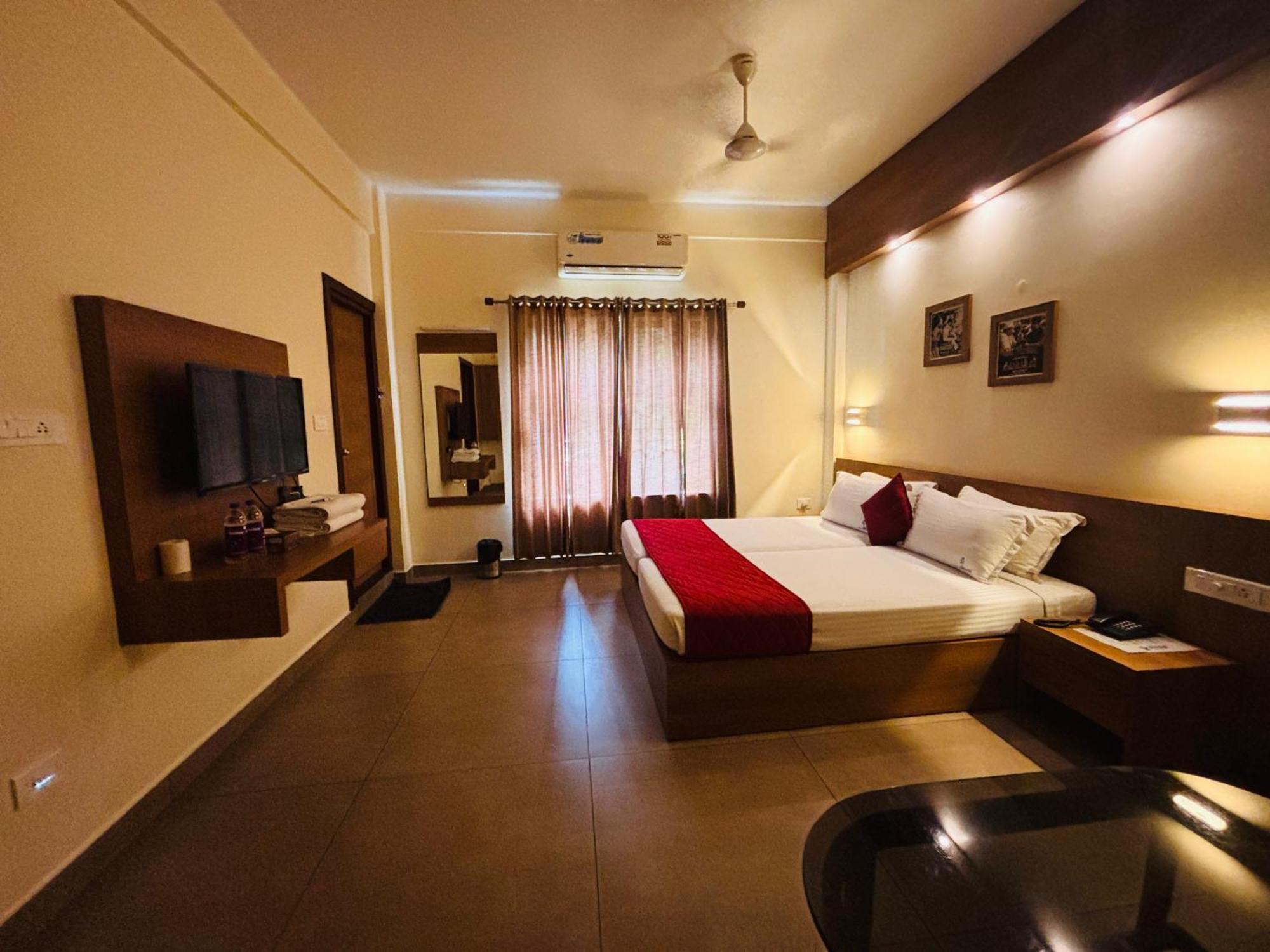 Maharani Hotel Кожикоде Екстер'єр фото